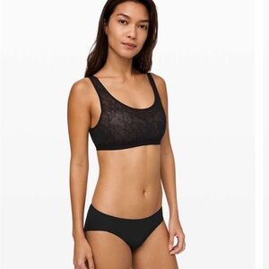 lululemon athletica Shadow Mesh Bra *Leaf